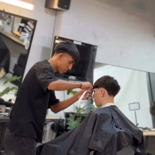 Benja, barbero de Gold Boys & Girls Culture